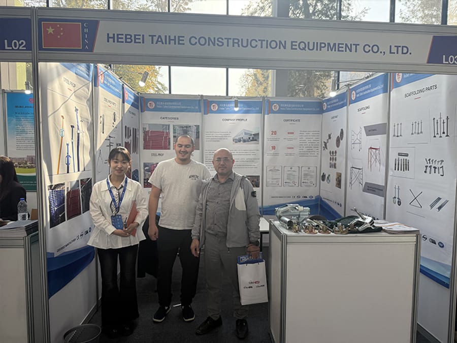 Taihe exhibition booth with visiting construction equipment customers